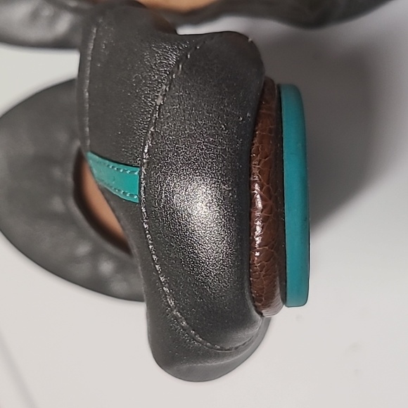 EUC Metallic Pewter Tieks Size 8 - Picture 5 of 8